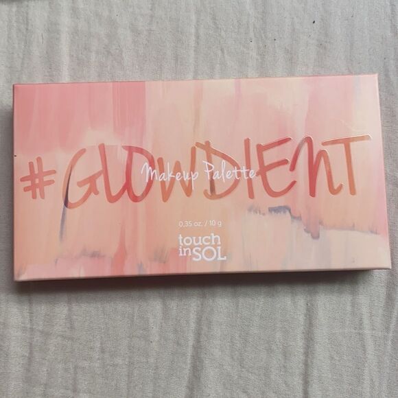 HOST PICK❤️‍🔥 Glowdient Palette by “Touch In Sol” - Picture 5 of 5